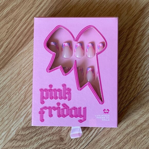 Nicki Minaj Pink Friday Press On Nails - Picture 4 of 4